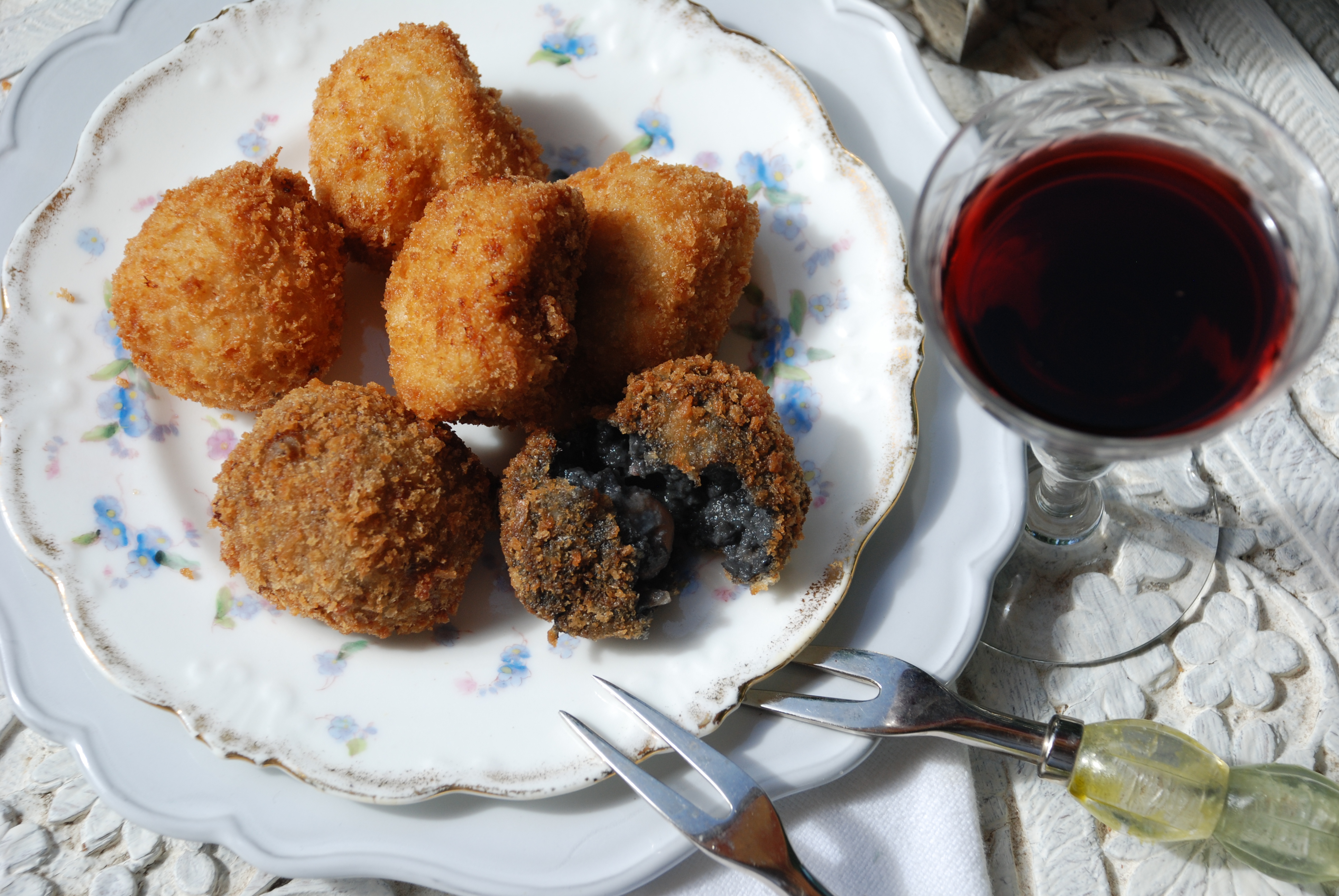 CROQUETAS MORCILLA & GOMINOLA DE MANZANA NATURAL